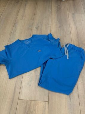 Figs scrub set size medium